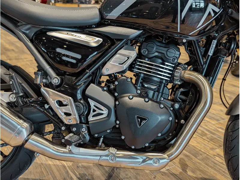 2026 Triumph Speed 400 // Phantom Black/Storm Grey