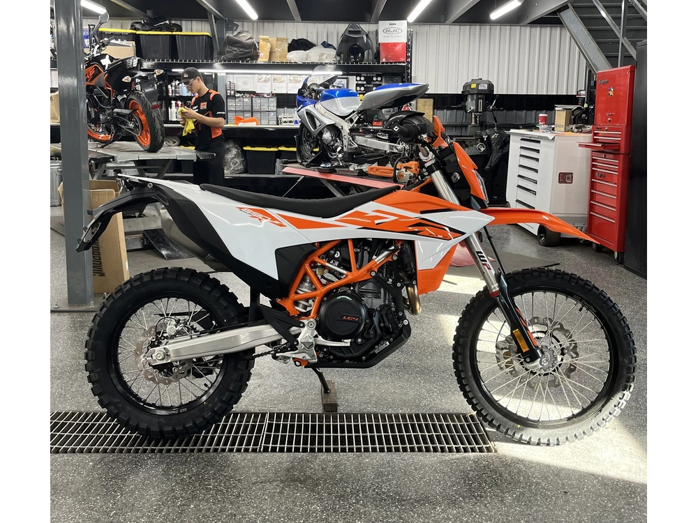 Ktm 690 Enduro R 2026 alt