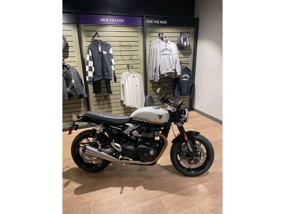 2025 Triumph Speed Twin 1200 alt