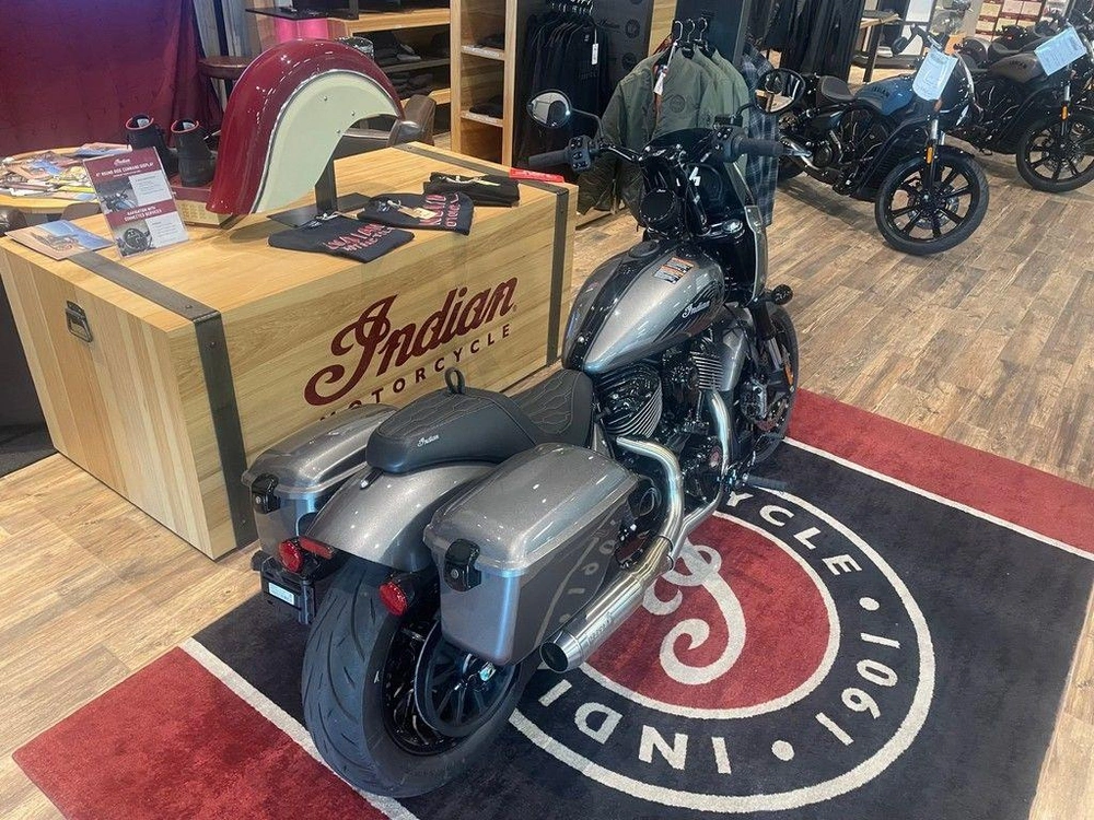 2025 Indian Motorcycle Sport Chief Rt alt
