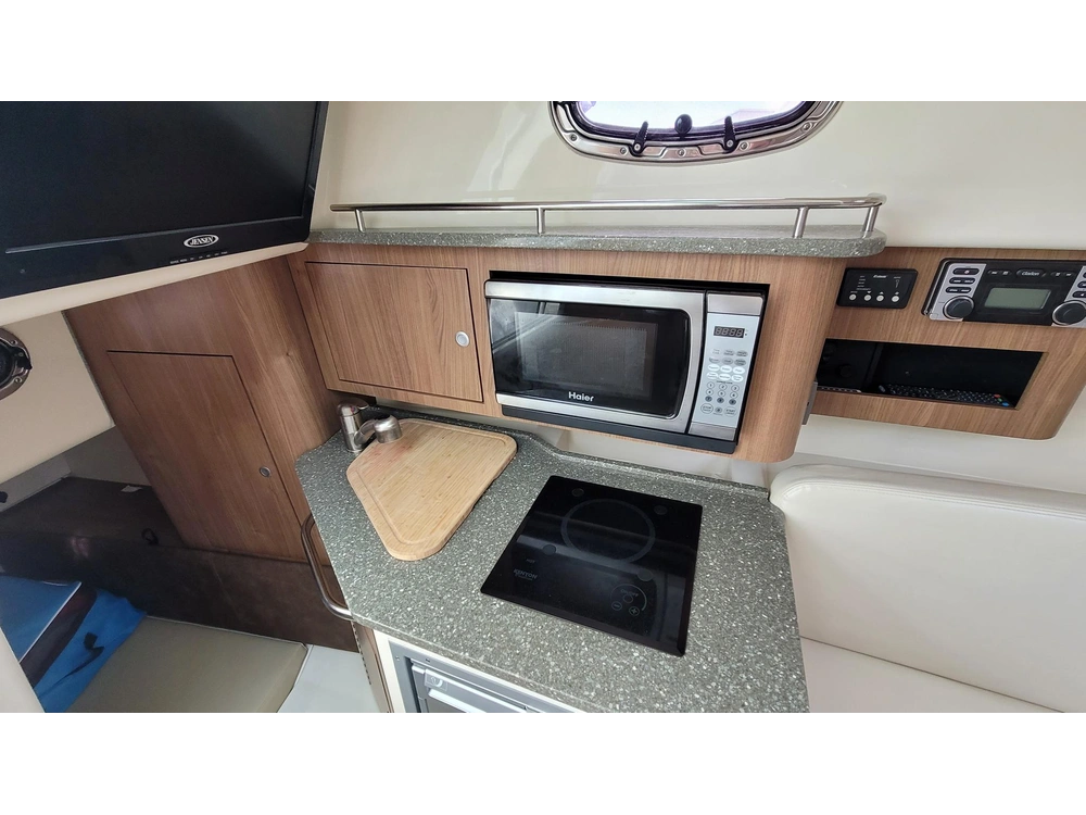 Boston Whaler Conquest 285 2012 alt