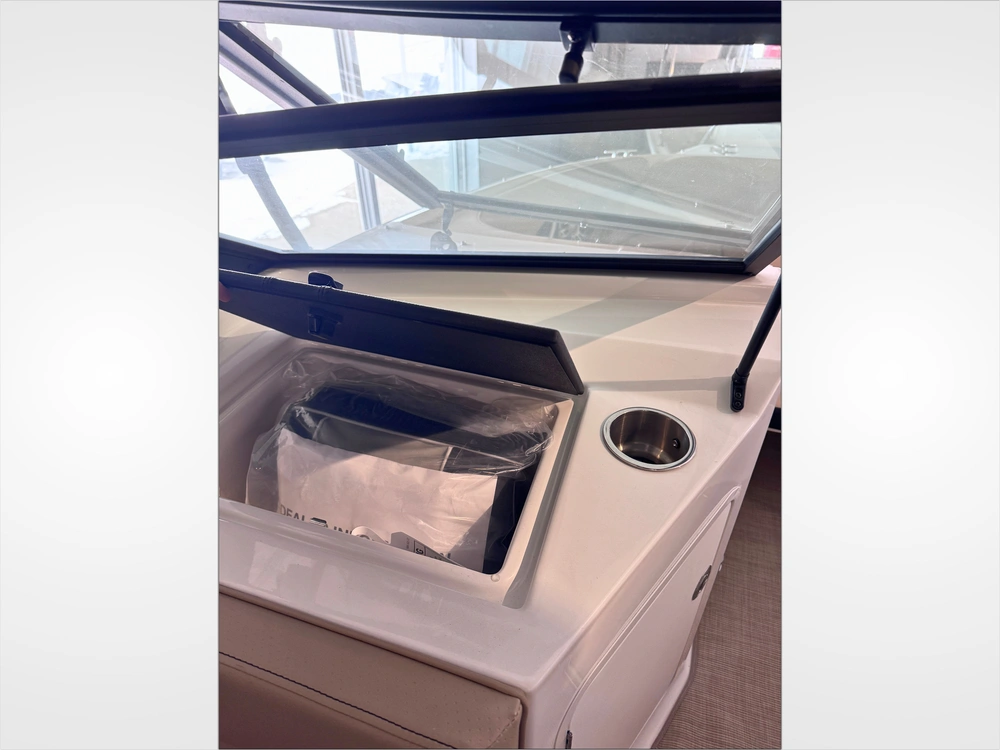 2023 Sea Ray Spx 190 No Luxury Tax* alt