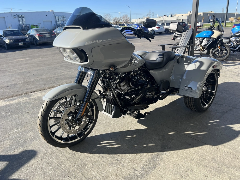 2025 Harley-davidson Road Glide 3 alt