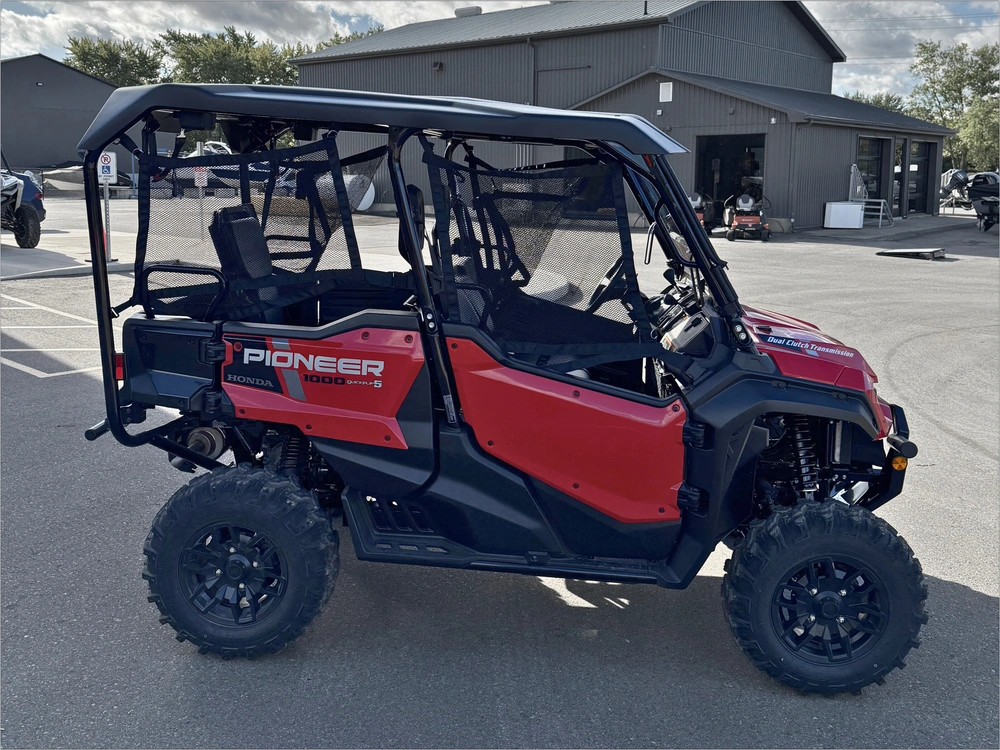 2025 Honda Pioneer 1000-5p Dlx alt