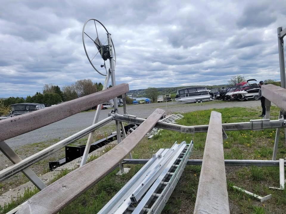 None Quai Bertrand Élévateur À Bateau Avec Toiture 3000lbs alt
