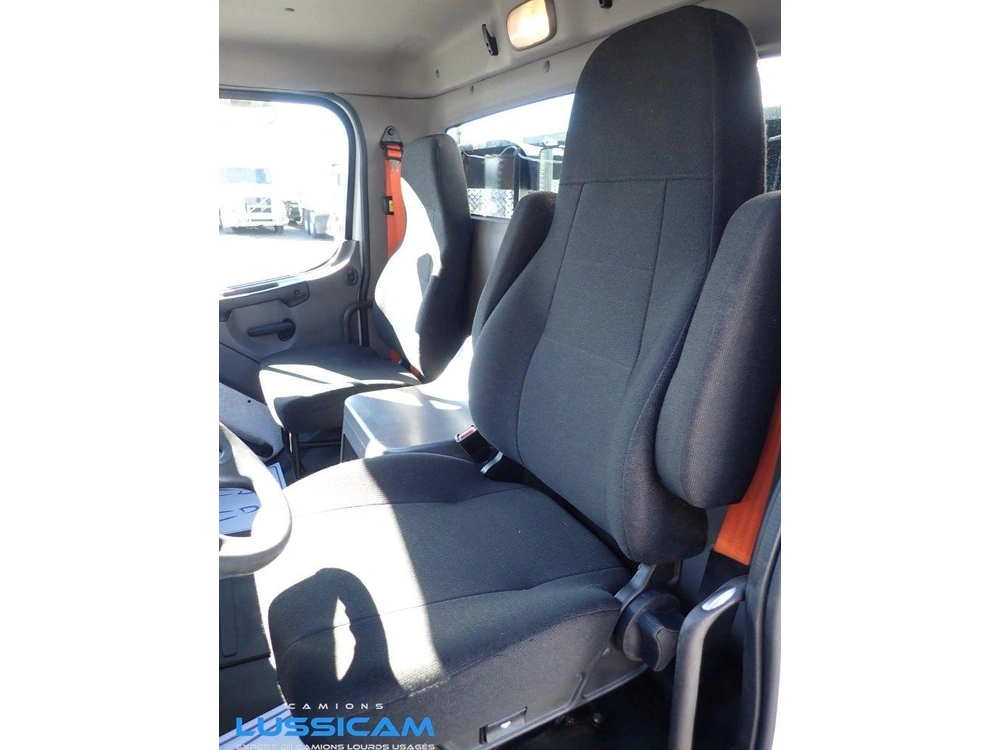 Freightliner M2-106 2014