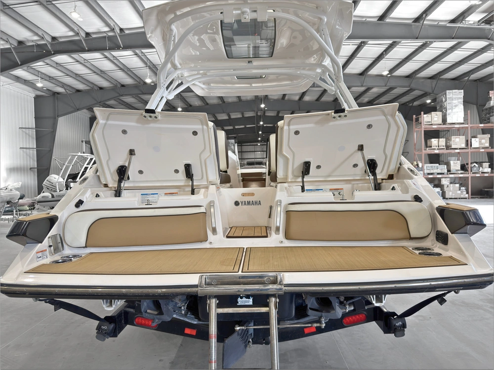 2022 Yamaha 275sd Luxury Day Boat Only 52 Hours / No Luxury Tax* alt