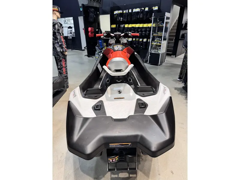 2025 Sea-Doo SPARK 3UP TRIXX 90 (SOUND) - DEMO
