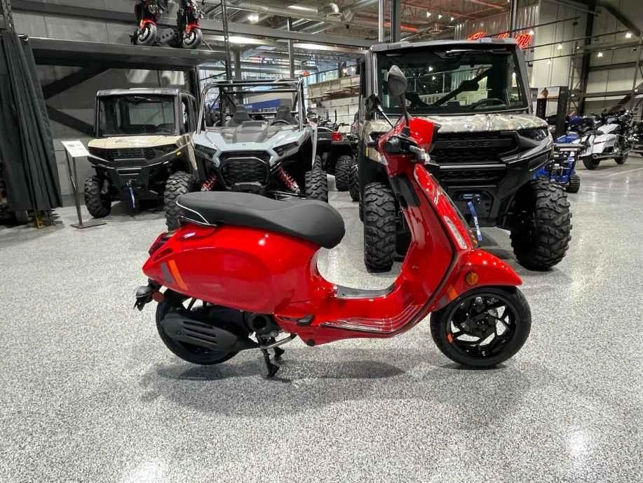 Vespa Sprint Sport 50 Iget 2025 alt