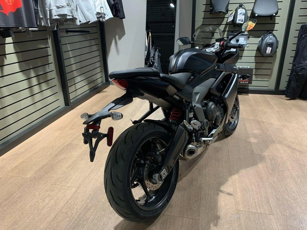 2025 Triumph Daytona 660 - Satin Graphite/satin Jet Black alt