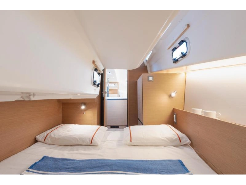 Jeanneau Sun Odyssey 350 2026 alt