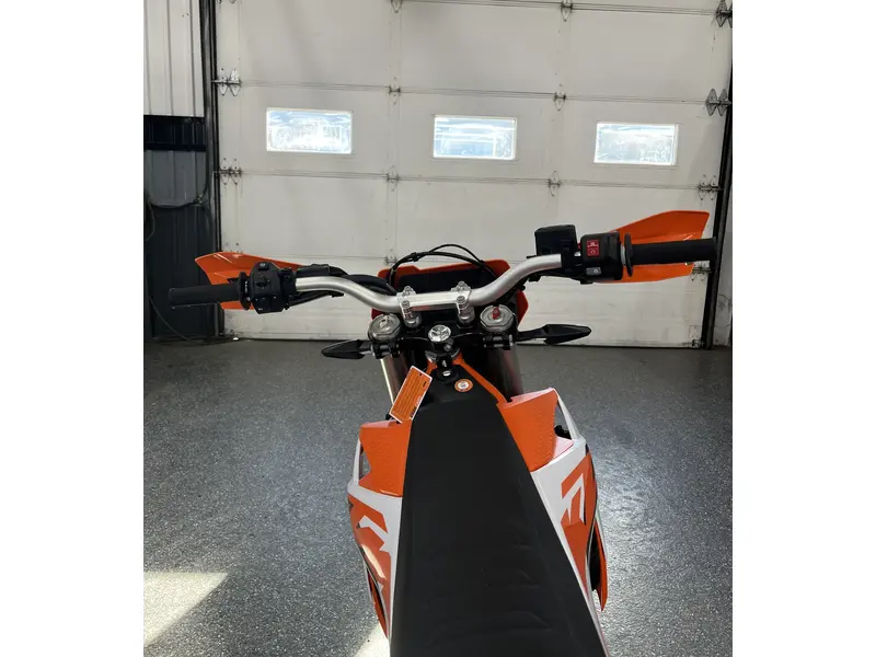 2026 KTM 690 ENDURO R