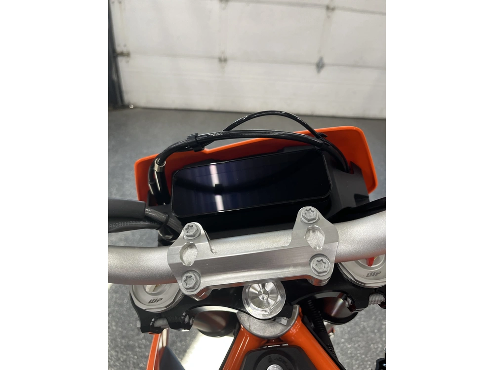 Ktm 690 Enduro R 2026 alt