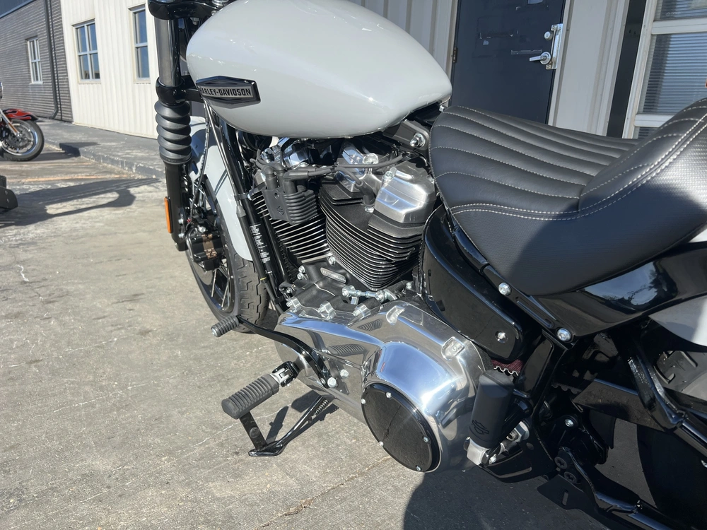 2025 Harley-davidson Street Bob alt