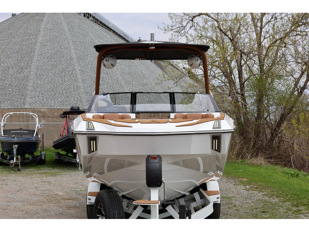 2025 Malibu M 230 alt