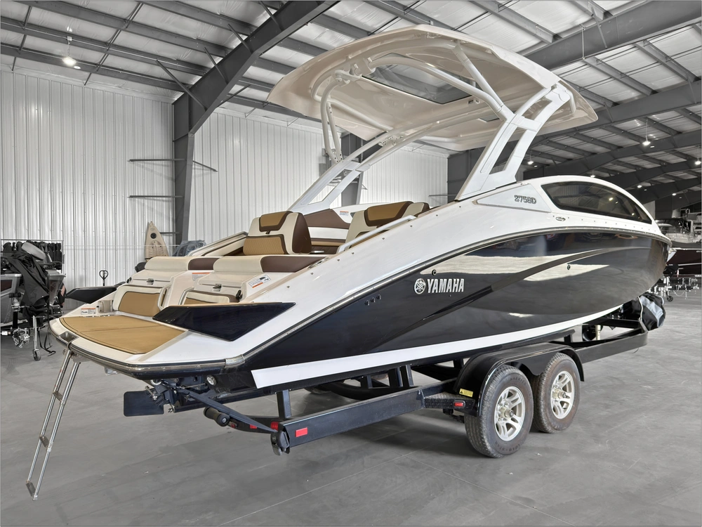 2022 Yamaha 275sd Luxury Day Boat Only 52 Hours / No Luxury Tax* alt