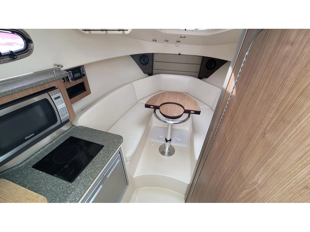Boston Whaler Conquest 285 2012 alt