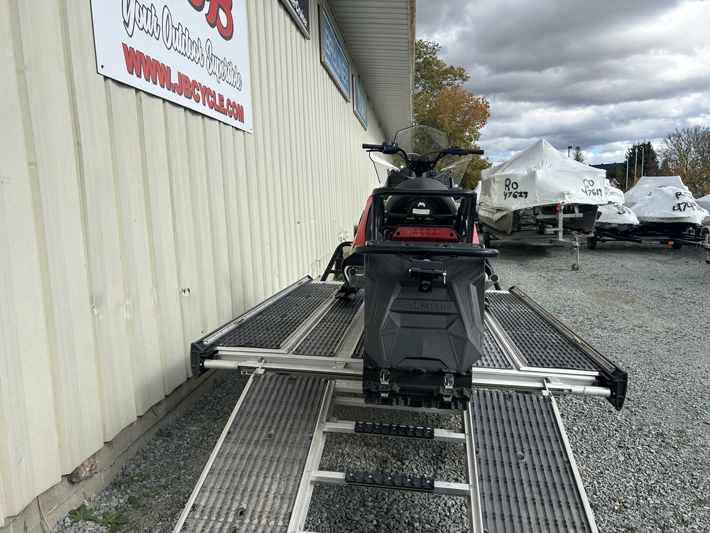 2022 Polaris 550 Voyageur 144 alt