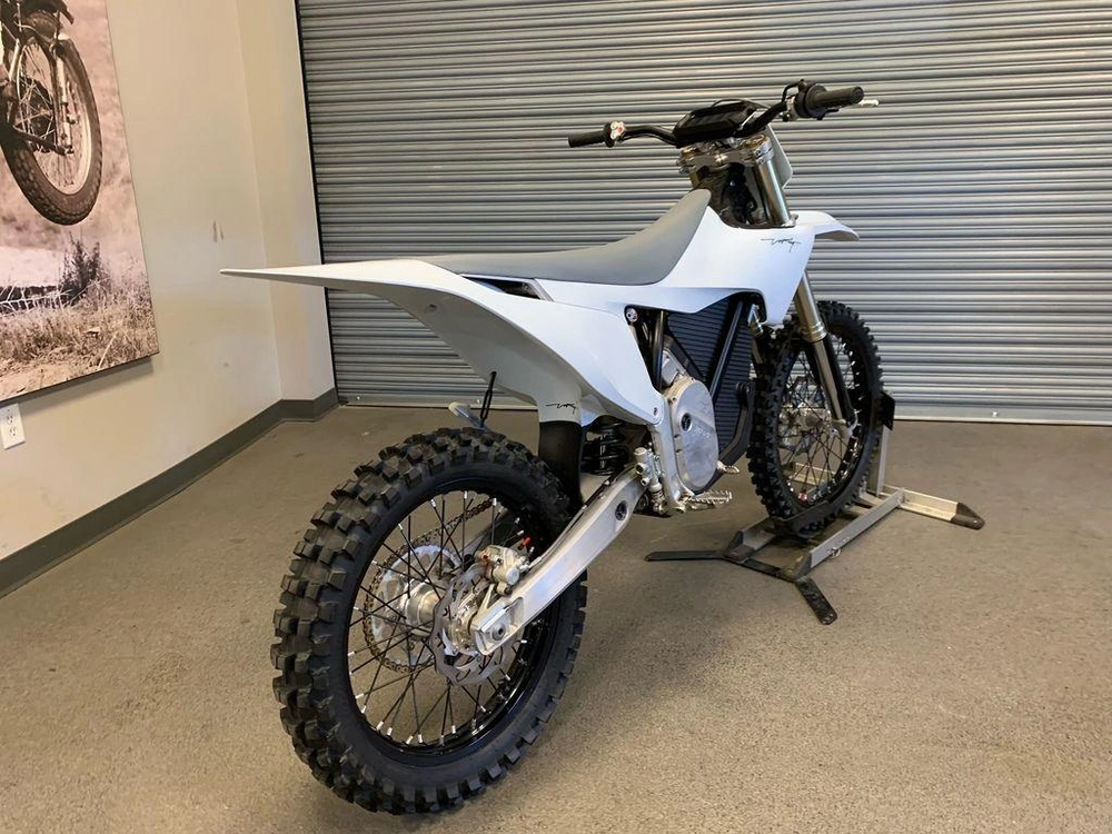 2024 Stark Future Stark Varg Mx19 80hp - White alt