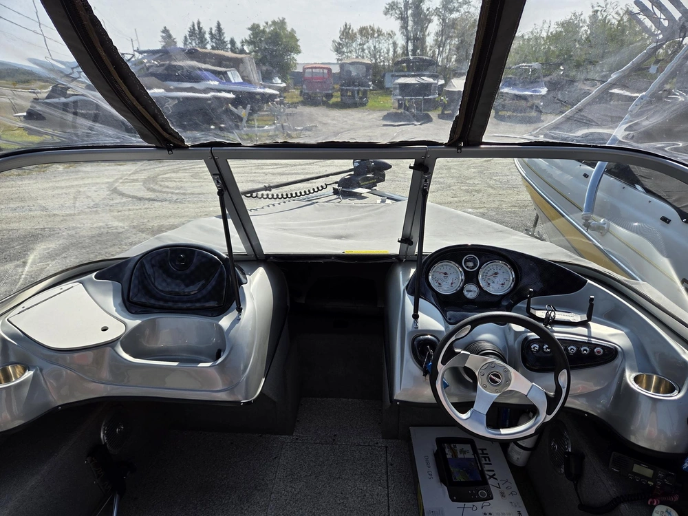Tracker Targa V18 None alt