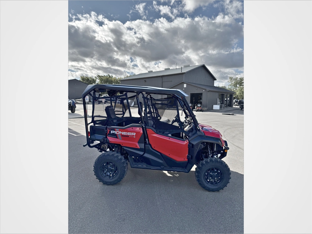 2025 Honda Pioneer 1000-5p Dlx alt