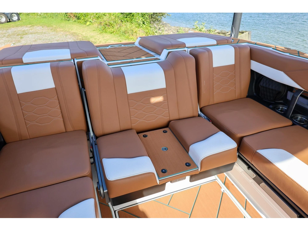 2026 Malibu 23 Lsv alt