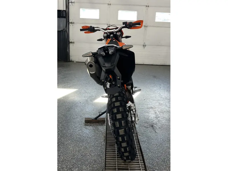 2026 KTM 690 ENDURO R