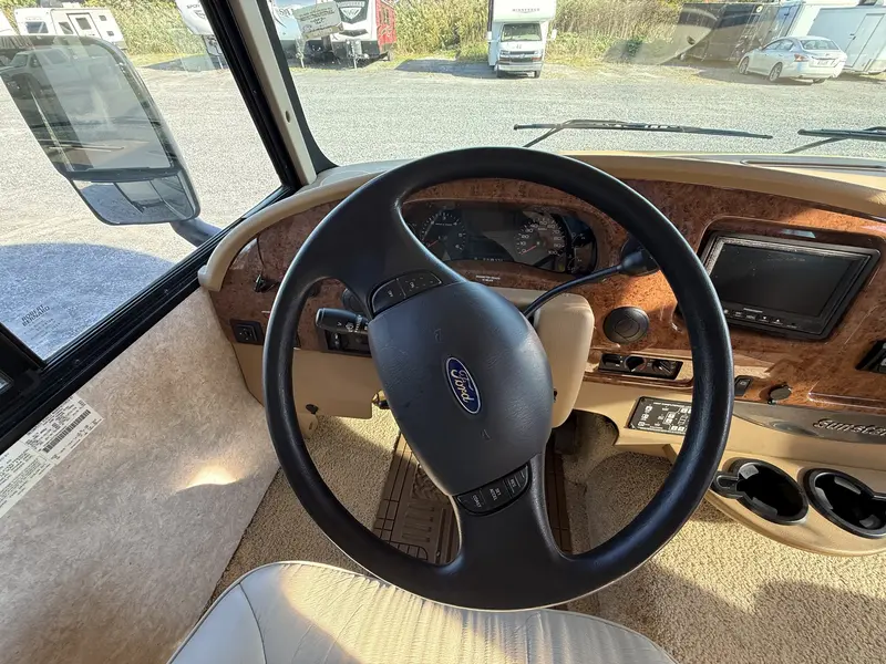 2011 Winnebago Sunstar Itasca 35RF thumbnail 16