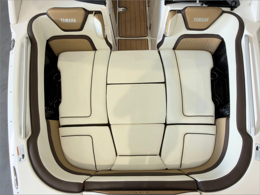 2022 Yamaha 275sd Luxury Day Boat Only 52 Hours / No Luxury Tax* alt