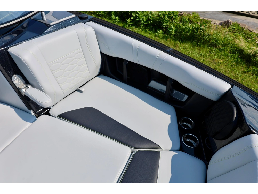 2025 Malibu 22 Mxz alt