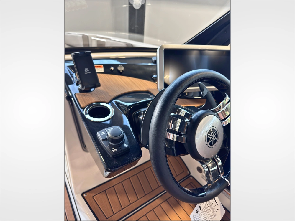 2025 Yamaha 222sd- Demo $4,000 Black Friday Rebate alt