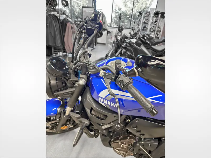 2024 Yamaha XSR700 thumbnail 8
