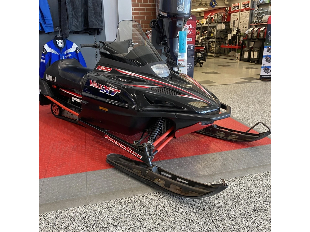 1998 Yamaha Vmax 600 alt