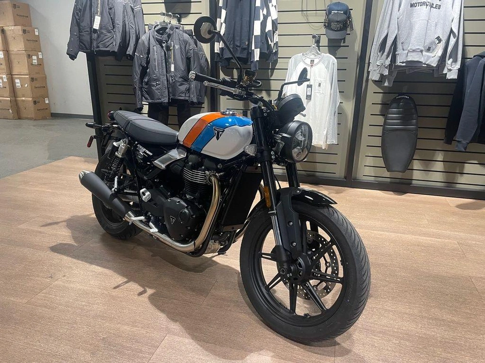 2025 Triumph Speed Twin 900 alt