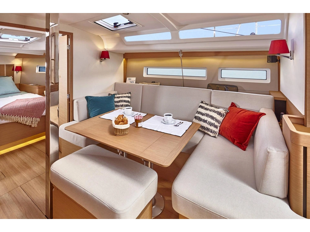 2026 Jeanneau Sun Odyssey 440 alt