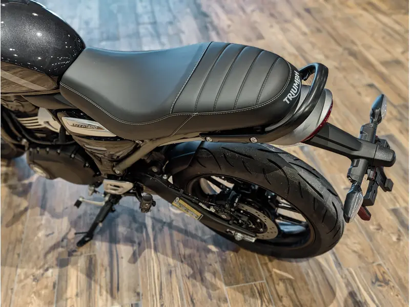 2026 Triumph Speed 400 // Phantom Black/Storm Grey