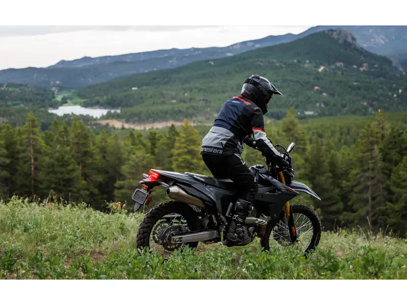 2025 Suzuki DR-Z4S thumbnail 6