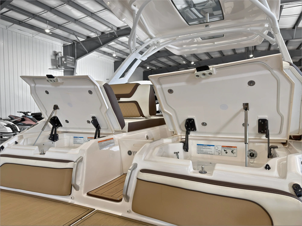 2022 Yamaha 275sd Luxury Day Boat Only 52 Hours / No Luxury Tax* alt