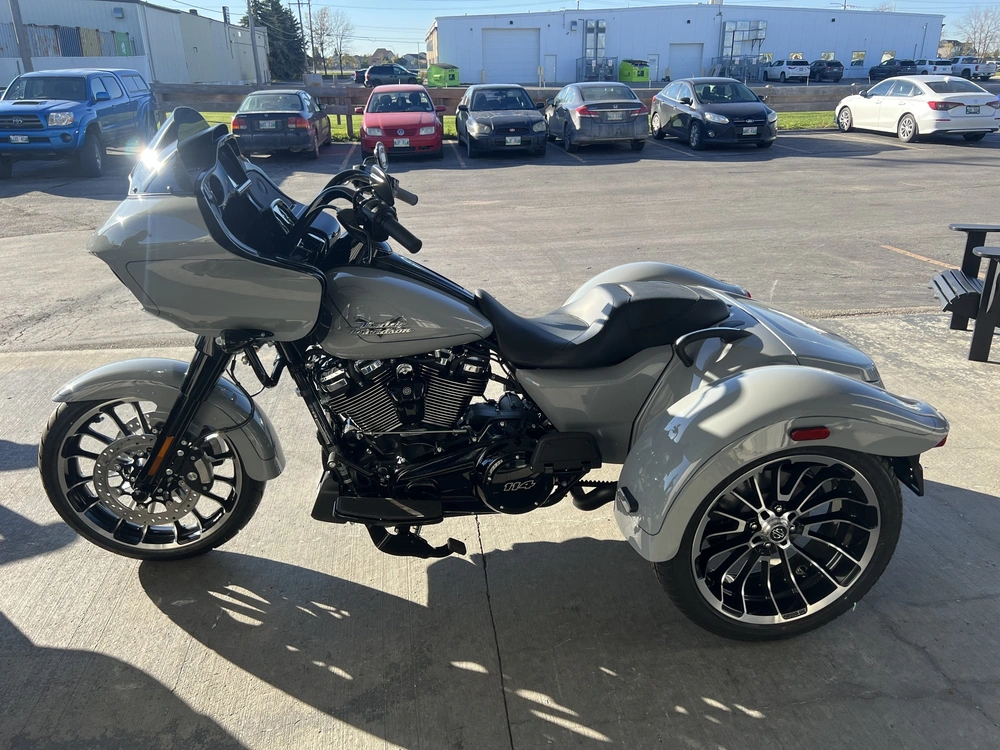 2025 Harley-davidson Road Glide 3 alt