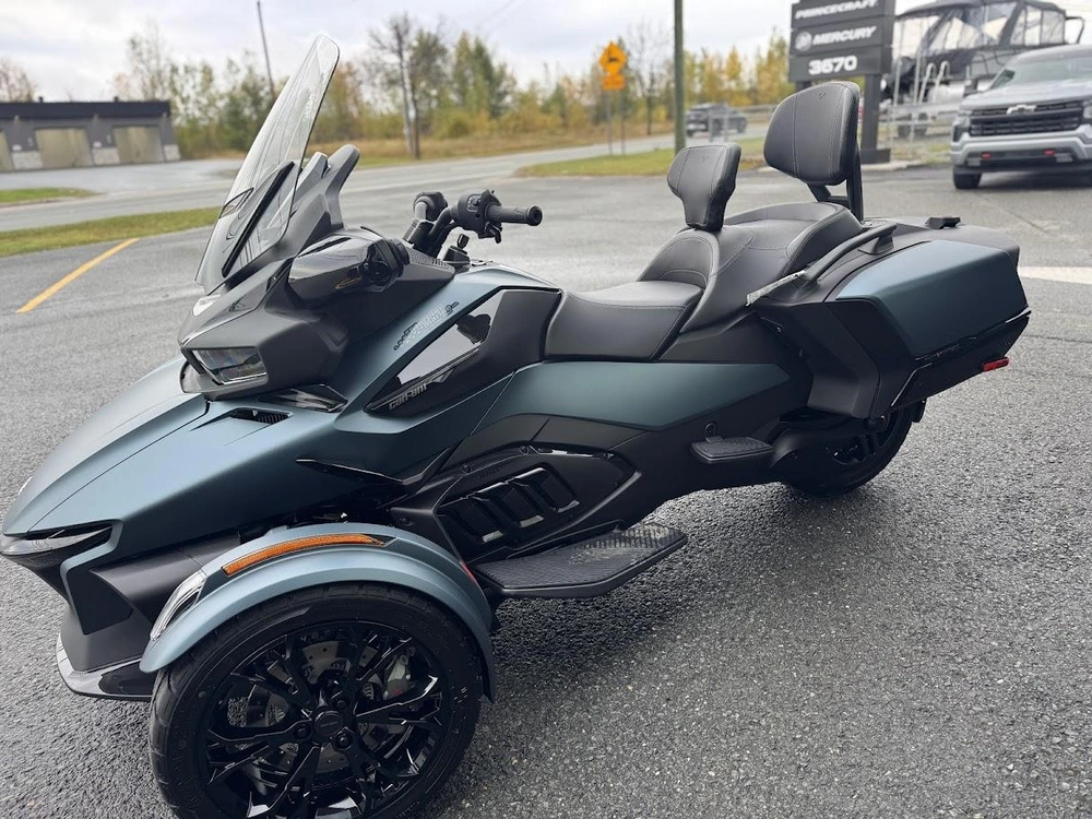 2025 Can-am Rt alt