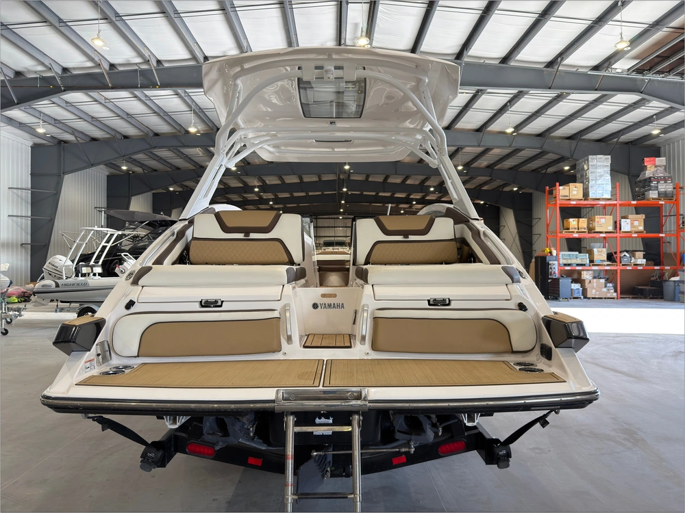 2022 Yamaha 275sd Luxury Day Boat Only 52 Hours / No Luxury Tax* alt