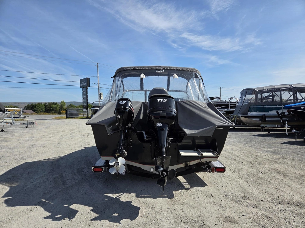 Tracker Targa V18 None alt