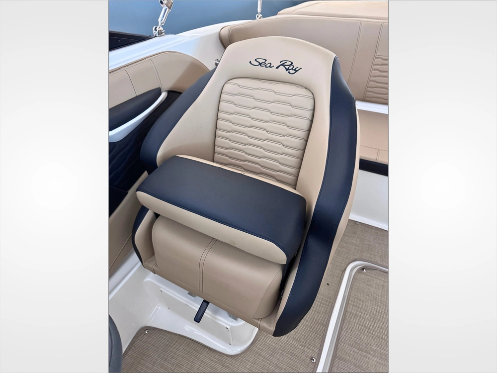 2023 Sea Ray Spx 190 No Luxury Tax* alt