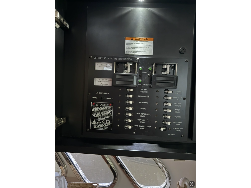 2011 Cruisers Yachts 360 Express alt