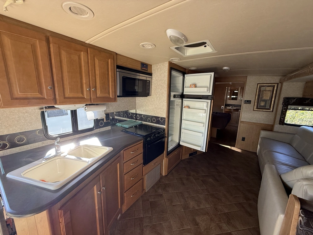Winnebago Sunstar Itasca 35rf 2011 alt