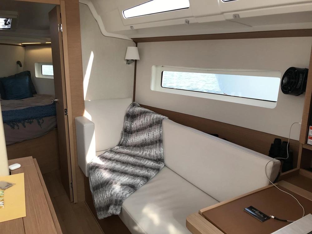 2026 Jeanneau Sun Odyssey 380 alt