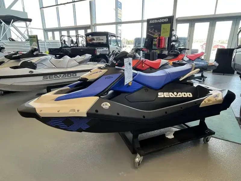 2025 Sea-Doo SPARK TRIXX 3 PLACES (Rabais de 900$)