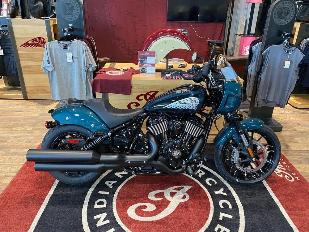 2025 Indian Motorcycle Sport Chief alt