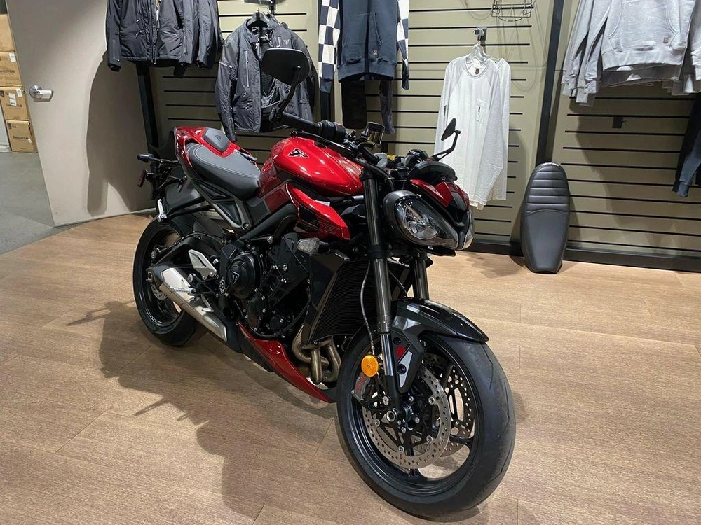 2025 Triumph Street Triple 765 Rs alt