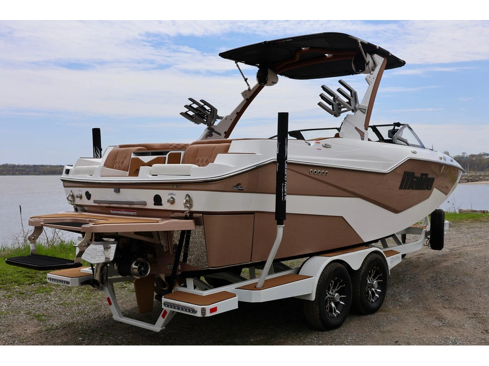 2025 Malibu M 230 alt
